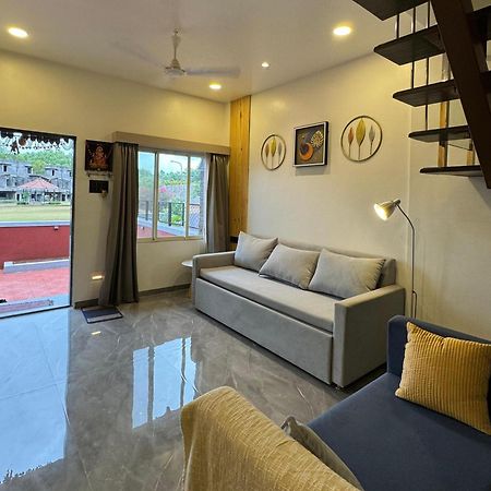 Hotel Sadhana Executive Dāpoli Exteriér fotografie