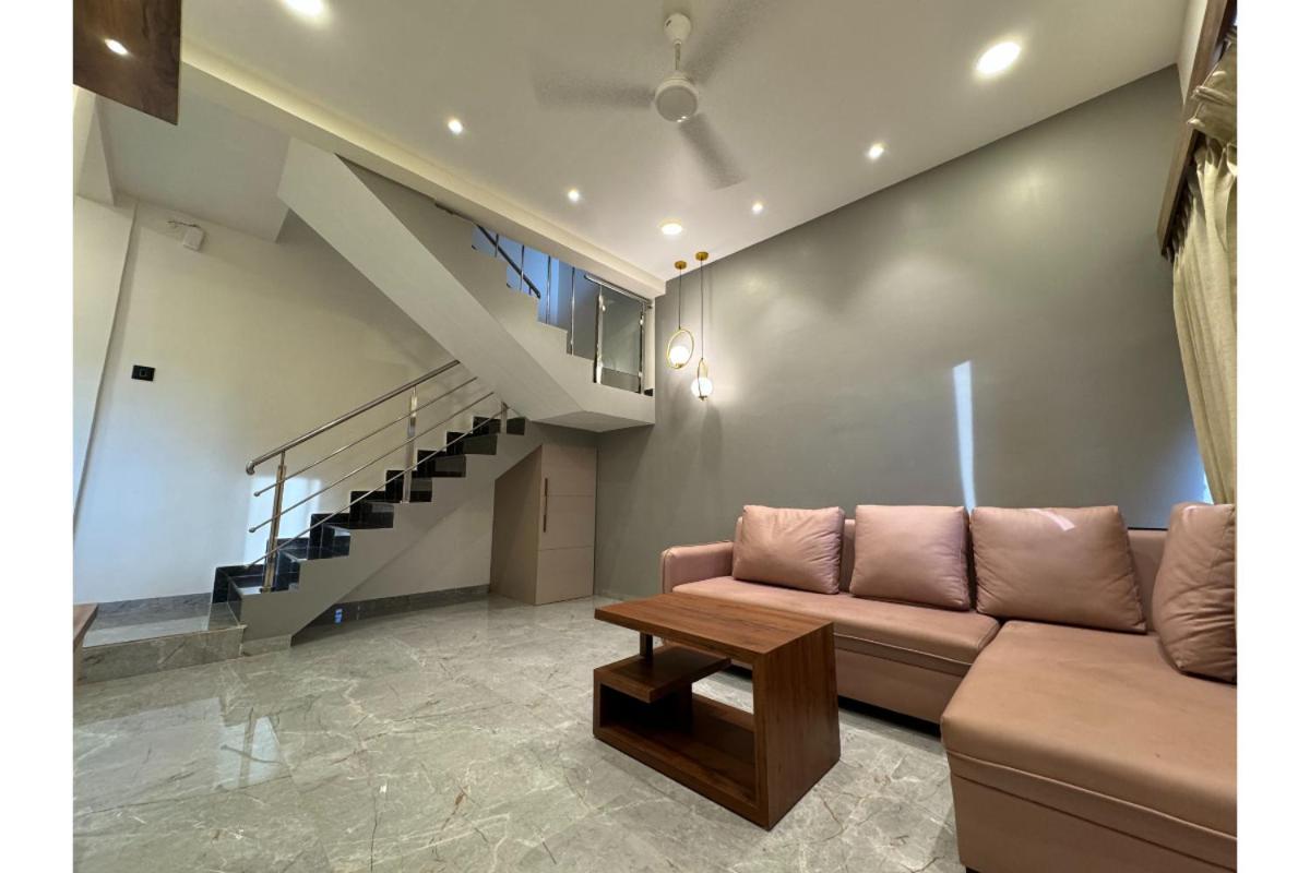 Hotel Sadhana Executive Dāpoli Exteriér fotografie