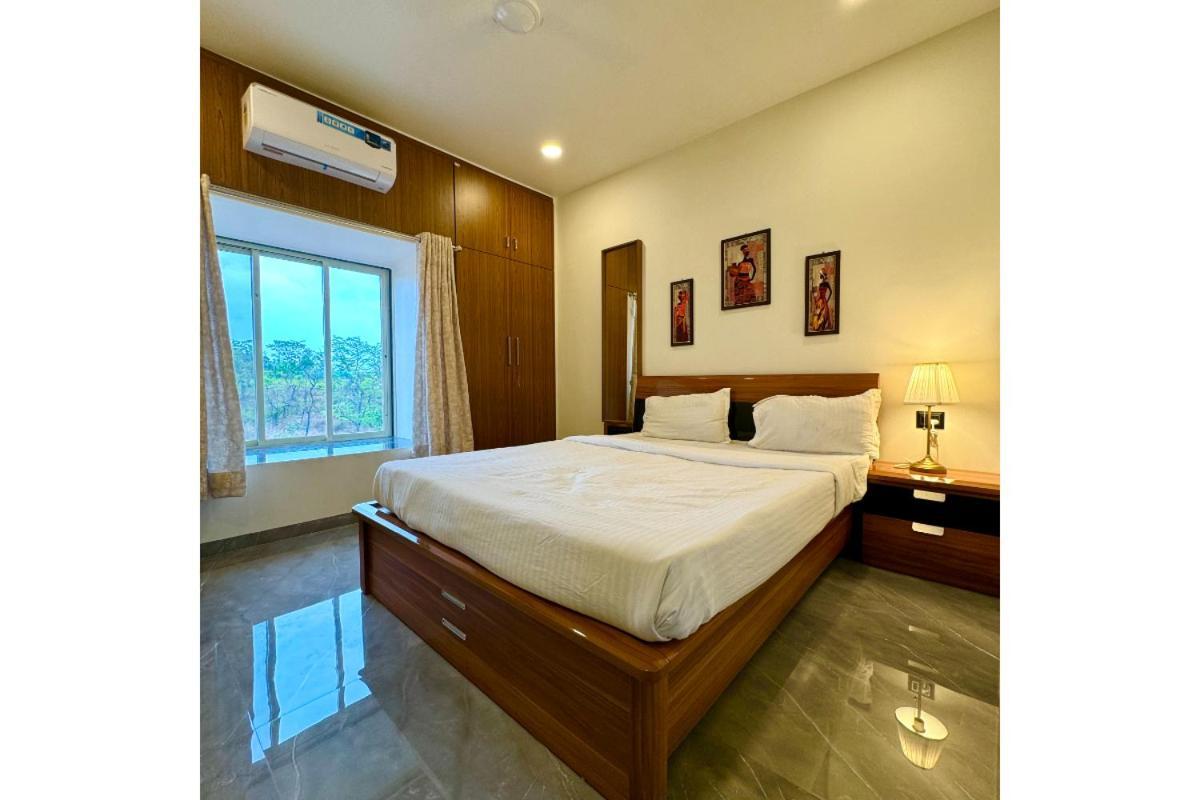 Hotel Sadhana Executive Dāpoli Exteriér fotografie